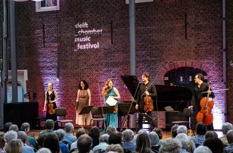 Theaterzaal Delft tijdens kamermuziekconcert Zijn dood, hun lente – Stirb und werde, Delft Chamber Music Festival 2026